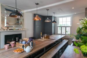 Η κουζίνα ή μικρή κουζίνα στο Mr Darcy's Residence