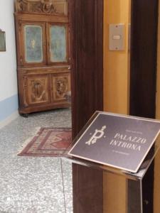 Palazzo Introna tanúsítványa, márkajelzése vagy díja