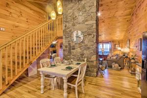 Secluded Mountain-View Cabin with Great Porch!