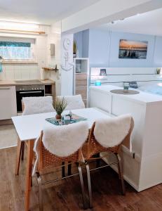 Nhà bếp/bếp nhỏ tại Ferienwohnungen Am Grooten Steen 16