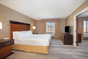 Postel nebo postele na pokoji v ubytování Holiday Inn Express Hotel & Suites Littleton by IHG + 22 fotografií