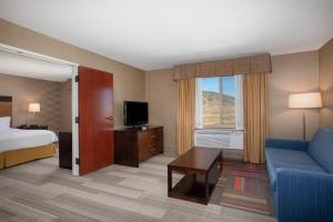 Televisor o centre d'entreteniment de Holiday Inn Express Hotel & Suites Littleton, an IHG Hotel