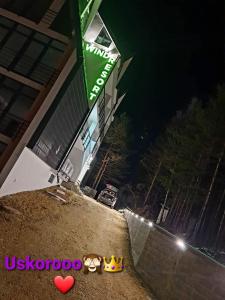 Budynek, w którym mieści się apartament