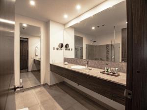 Un baño de Hotel Mocawa Plaza Armenia