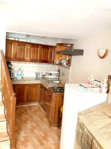 Kjøkken eller kjøkkenkrok på 2 bedrooms appartement with city view at Ifrane