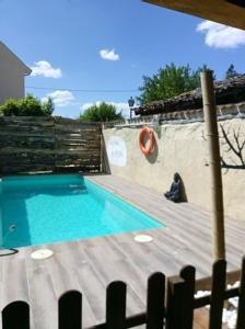 Bazen u ili blizu objekta 6 bedrooms villa with private pool and furnished garden at Campo de Cuellar