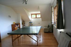 Facilități de tenis de masă la sau în apropiere de Chalet de 7 chambres avec sauna jardin et wifi a Briancon a 1 km des pistes
