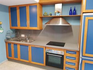 Kuchyňa alebo kuchynka v ubytovaní 3 bedrooms apartement with wifi at Ronda