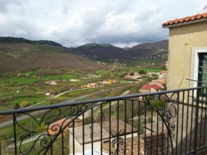 Galeriebild der Unterkunft 2 bedrooms appartement with furnished terrace at Marsico Nuovo 6 km away from the slopes in Marsico Nuovo