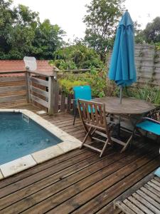 Gallery image of Maison d'une chambre avec vue sur la mer piscine privee et jacuzzi a Le Moule in Le Moule