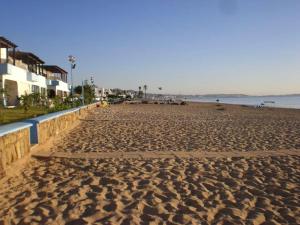 Uma praia perto do apartamento