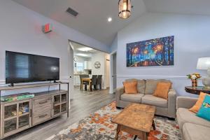 A seating area at Downtown Ocean Springs Duplex with AandC 1 Mi to Beach