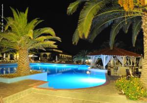 Bazén v ubytování Assa Maris Beach Hotel nebo v jeho okolí