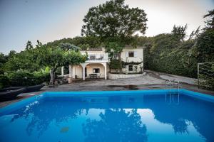 Bazén v ubytovaní Villa Natura prive swimming pool alebo v jeho blízkosti