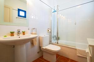 Ein Badezimmer in der Unterkunft Villa De La Cruz