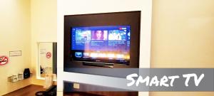 TV a/nebo společenská místnost v ubytování Smile Hotel Cheras Pudu KL