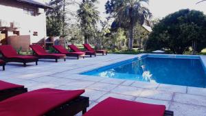 Piscina de la sau aproape de Posada de la comarca