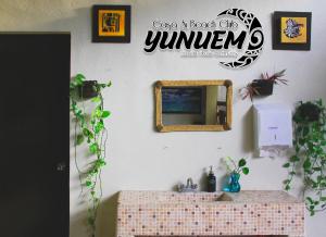 Certifikát, hodnocení, plakát nebo jiný dokument vystavený v ubytování Casa & Beach Club Yunuem