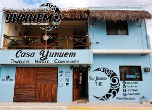 Certifikát, hodnocení, plakát nebo jiný dokument vystavený v ubytování Casa & Beach Club Yunuem