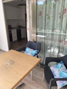 A seating area at Apartamentos Maspalomas Foresta