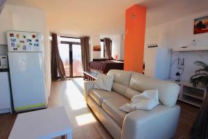 Kuchyňa alebo kuchynka v ubytovaní Ático Duplex en 1a línea de mar