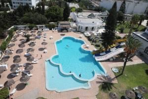 Bazén v ubytování Hotel Royal Jinene Sousse nebo v jeho okolí