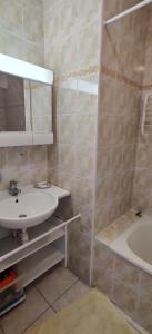 Phòng tắm tại Boost Your Immo Les Mouflons Vars 360