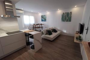 Kuchyň nebo kuchyňský kout v ubytování Moraira Dream - RENOVATED - Moraria City Center + 24 fotografií