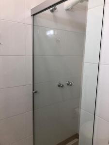 Bilik mandi di Perola Verde Hotel