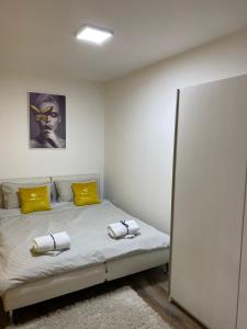 Postel nebo postele na pokoji v ubytování Ana Luxury Apartment ****