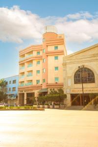 El edificio en el que está el hotel