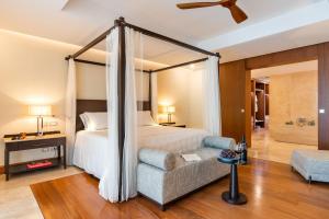 A bed or beds in a room at Il San Corrado di Noto