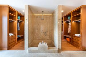 A bathroom at Il San Corrado di Noto