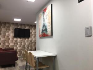 Televízia a/alebo spoločenská miestnosť v ubytovaní Albergue Logroño Centro