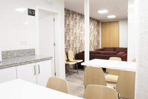 Posedenie v ubytovaní Albergue Logroño Centro