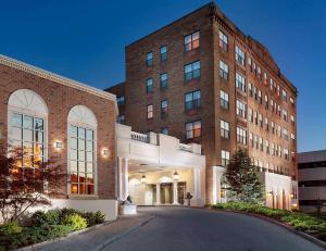 Gallery image of Collegian Hotel & Suites, Trademark Collection by Wyndham in Syracuse