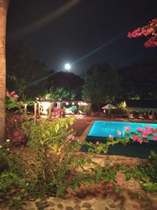 Bazén v ubytování Tripui Hotel nebo v jeho okolí