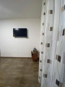 TV a/nebo společenská místnost v ubytování Apartman "Majka"