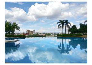 Swimmingpoolen hos eller tæt på Subang City Residence, 8-9 pax with Balcony, Walking Distance to Summit, 5min to Sunway