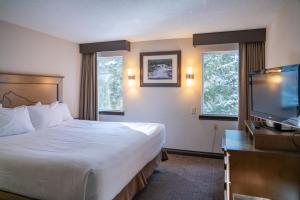 Gallery image of The Rundlestone Lodge in Banff