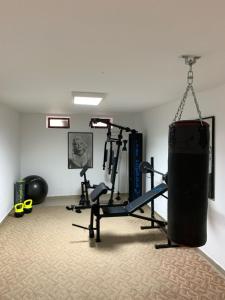 The fitness center and/or fitness facilities at Hotel Novi