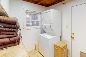 Fotografie z fotogalerie ubytování Maul Cabin v destinaci Shaver Lake + 13 fotografií