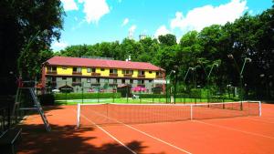 Tenis a/nebo squash v ubytování Hotel Milan Vopicka nebo okolí