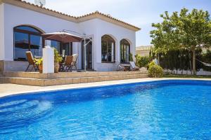 Fotografie z fotogalerie ubytování Villa with sea view and private pool v destinaci Llucmajor