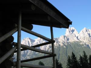A general mountain view or a mountain view taken from a szállodákat