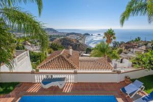 アルムニェーカルにある4 bedrooms house at Almunecar 400 m away from the beach with sea view private pool and furnished terraceのギャラリーの写真