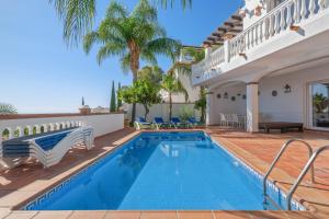 Gallery image of 4 bedrooms house at Almunecar 400 m away from the beach with sea view private pool and furnished terrace in Almuñécar