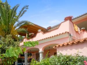 Gallery image of 3 bedrooms apartement with sea view enclosed garden and wifi at Posada 2 km away from the beach in Posada