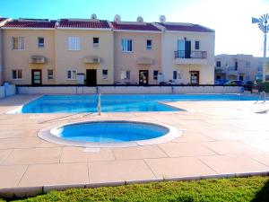 Gallery image of 2 bedrooms appartement with shared pool and wifi at Mandria 1 km away from the beach in Mandria
