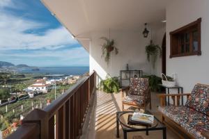 イコー・デ・ロス・ビノスにあるAlberto Dorner - Grandの海の景色を望むバルコニー(椅子付)